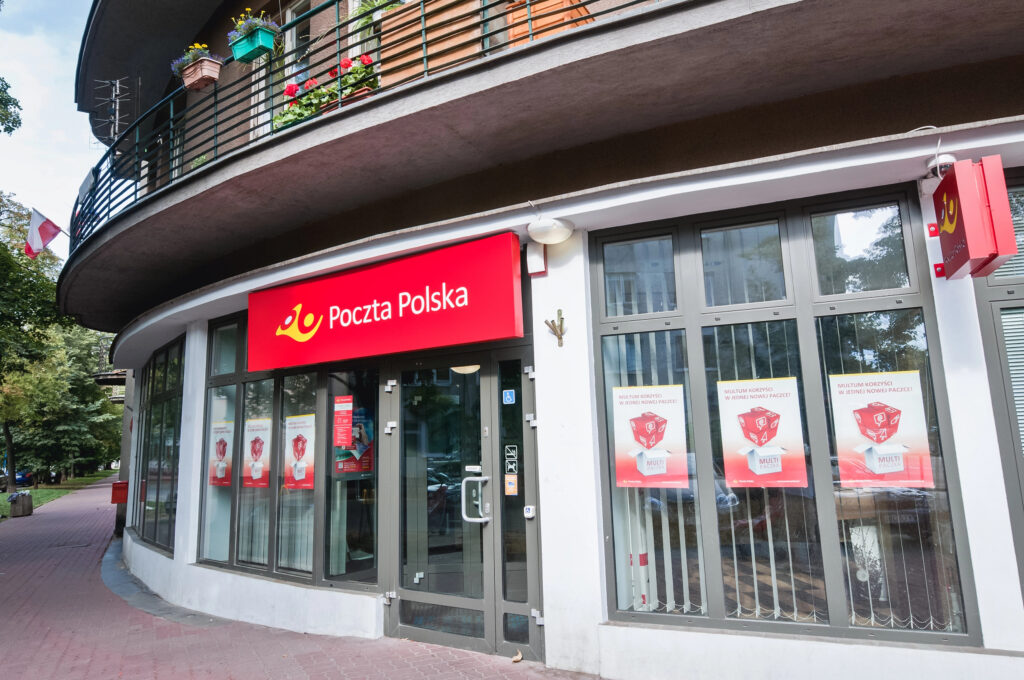 Вхід до відділення Poczta Polska