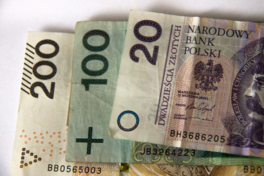 Польські банкноти різних номіналів крупним планом