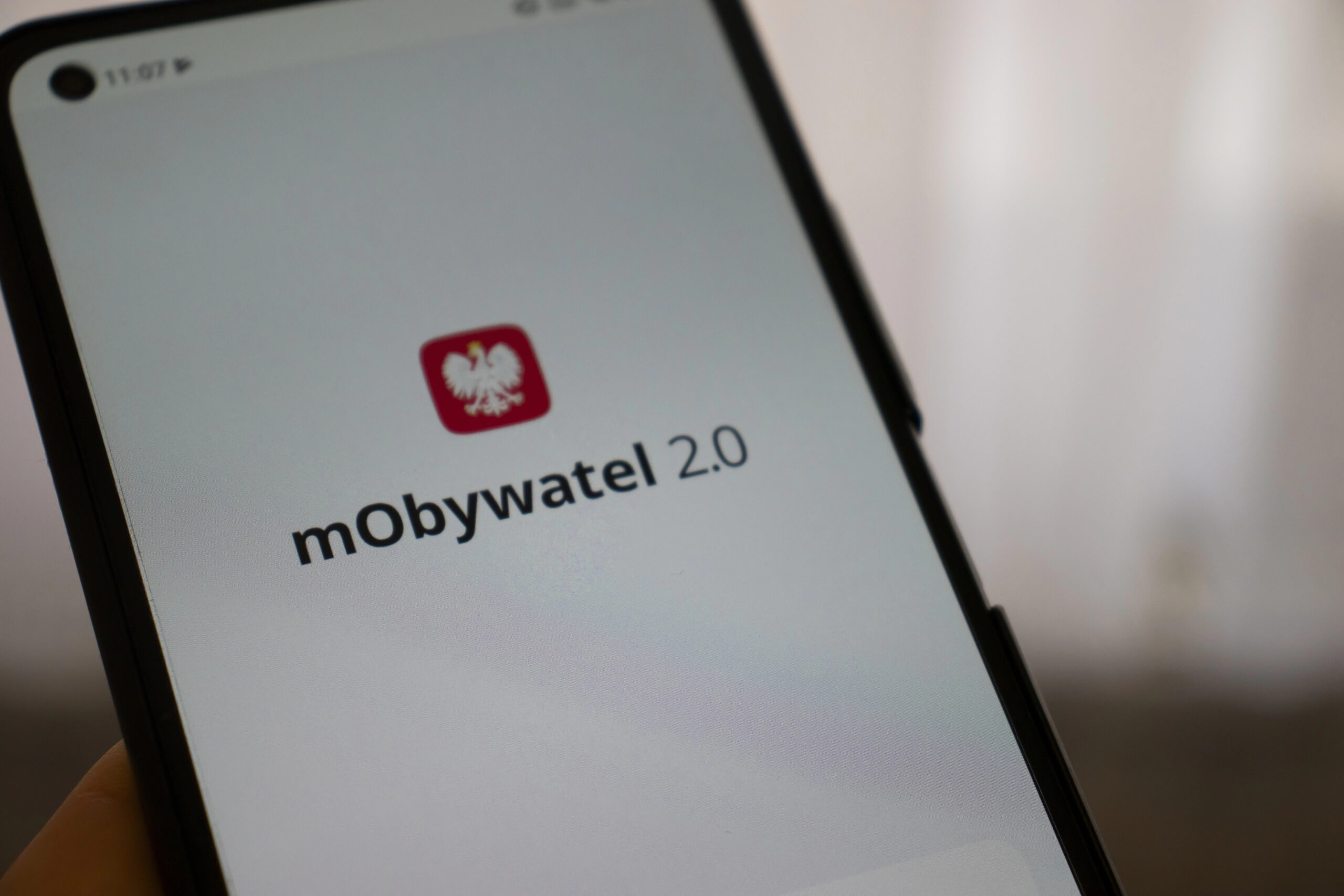 Екран запуску застосунку mObywatel 2.0 на смартфоні