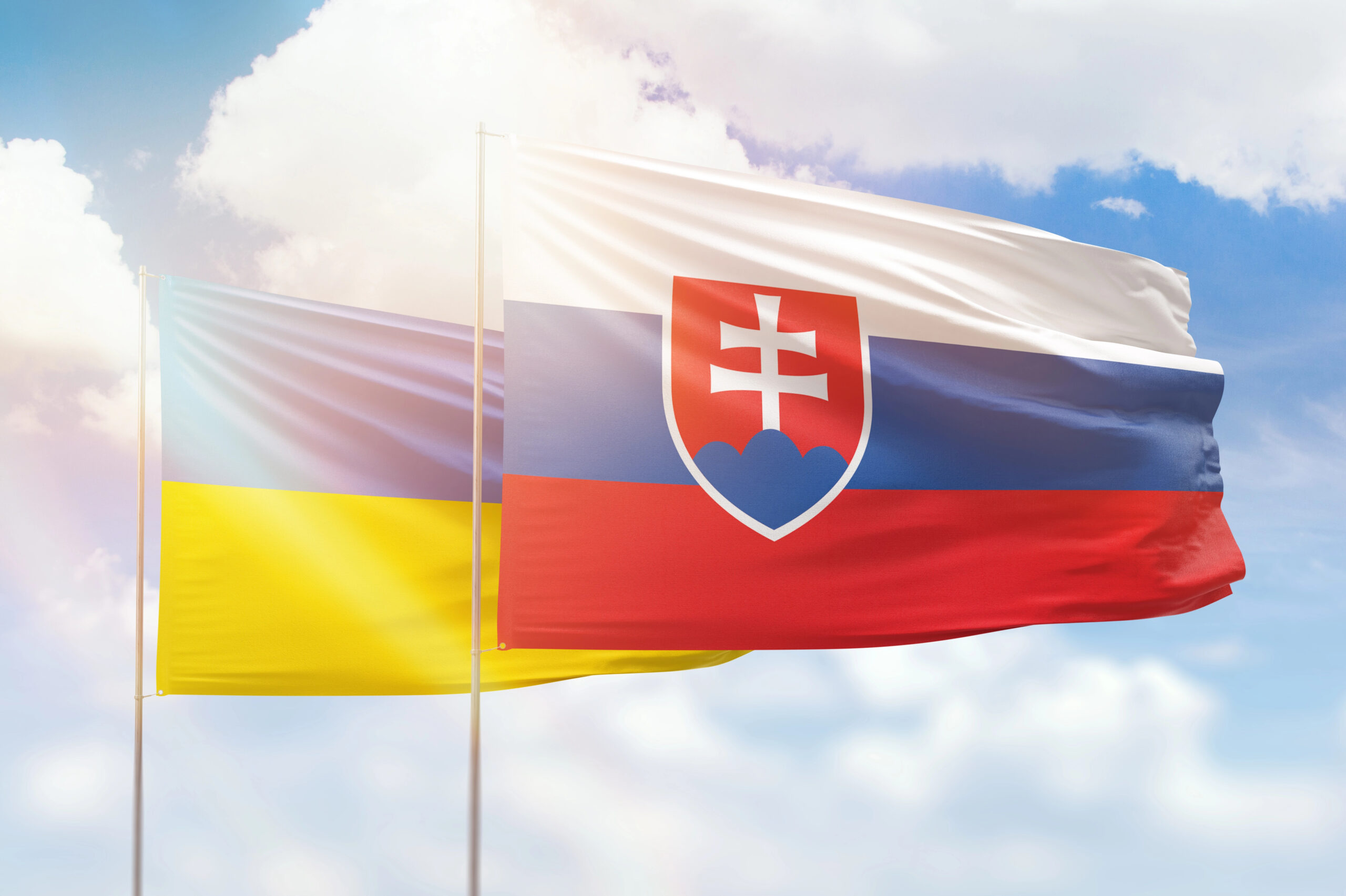 Прапори Словаччини та України